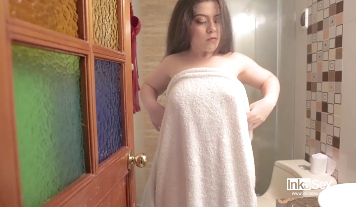 Latina Thief Deepthroats Stranger