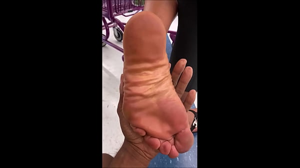Latina Foot Fetish with Sole Licking