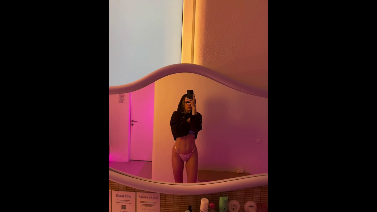 Sultry Latina Teases with Seductive Invitation