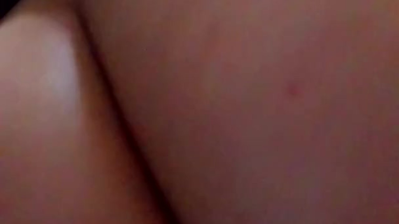 Latina Shows Off Her Pretty Big Booty