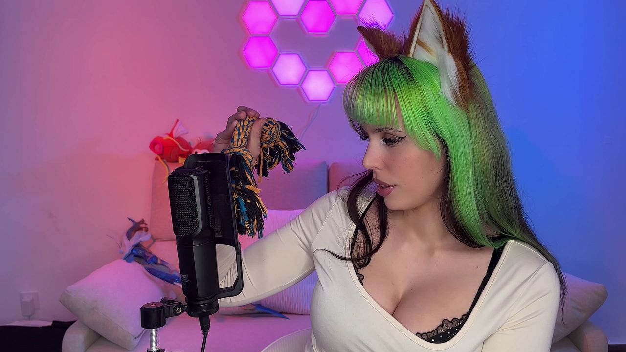 Latin ASMR Roleplay: Horny Stepsis Plays Dog