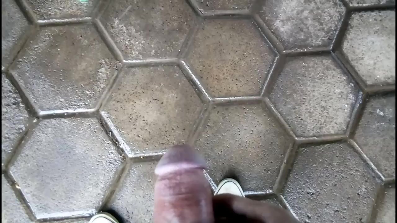 Latina Watersports: Long Piss Scene