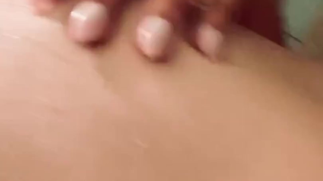 Latina Willow Showering Solo