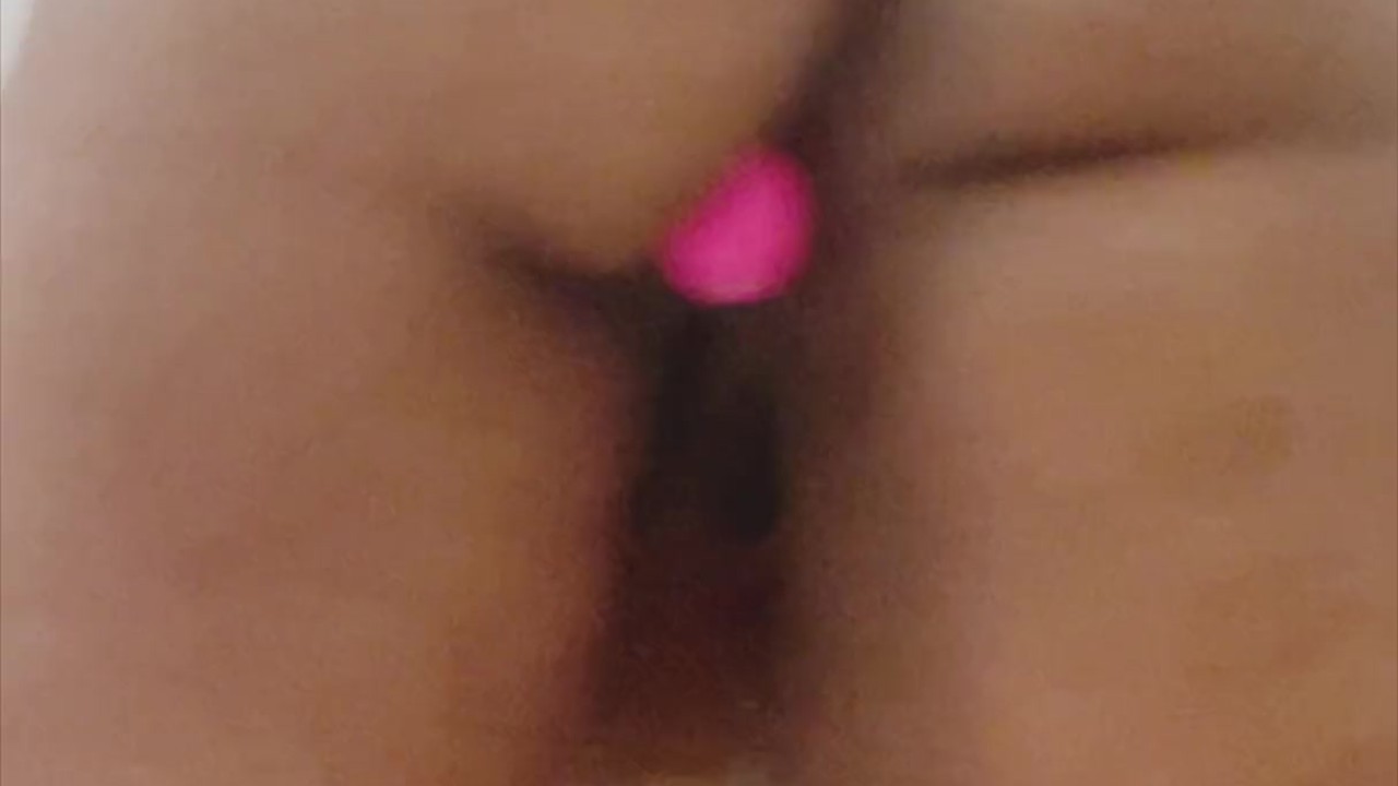 Caribbean BBW Masturbates in Shower